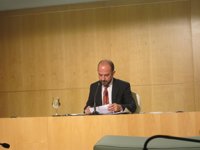 Villanueva sale en defensa de Gallardón recordando que amplió el permiso de maternidad de 16 a 24 semanas