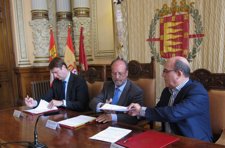 Carlos Suárez, León De La Riva Y José Carlos Muñoz Firman El Protocolo 