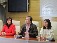 Vara critica que el consejero de Economía "haya dicho si bwana" a un déficit sin conocer antes los ingresos