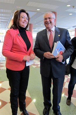 Mar Moreno, Junto Al Rector De La Universidad De Jaén, Manuel Parras.