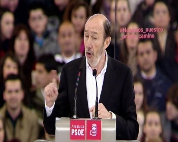 Rubalcaba: "No dejéis que Arenas os dé el cambiazo"