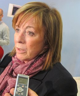 Sanz Atiende A Los Medios En Los Pasillos De Las Corts