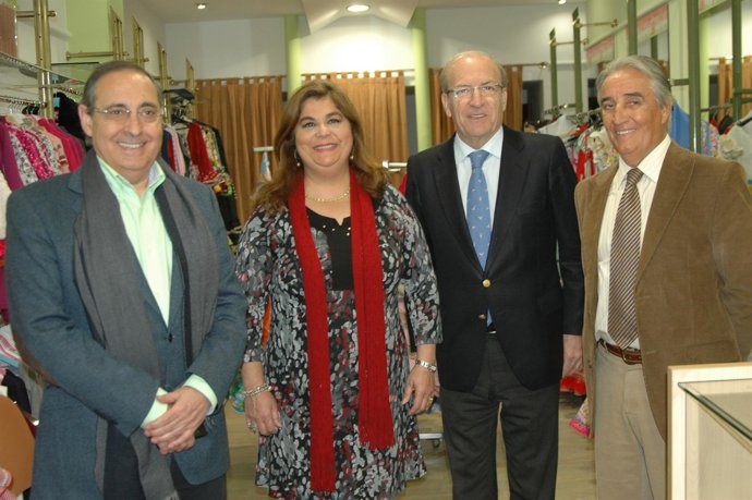 El Alcalde De Huelva, Pedro Rodríguez, En Un Local Abierto Por Licencia Express.