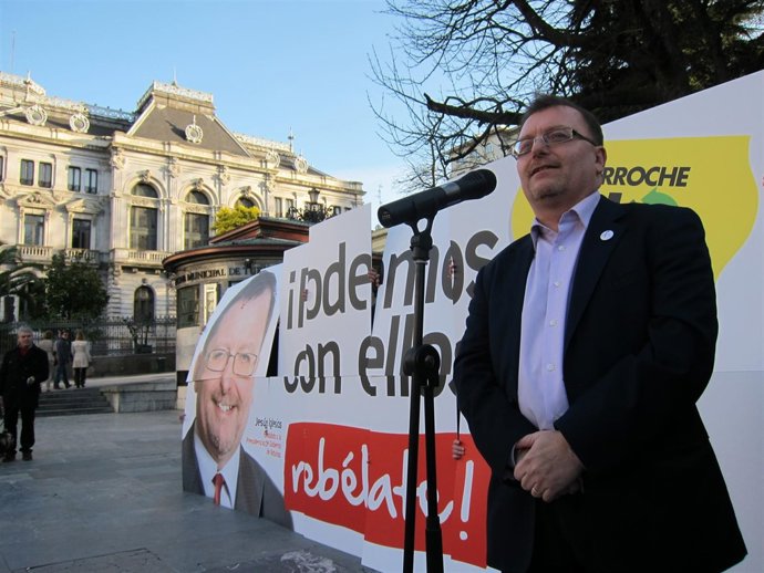 Jesús Iglesias, Durante La Presentación De Los Carteles Electorales.