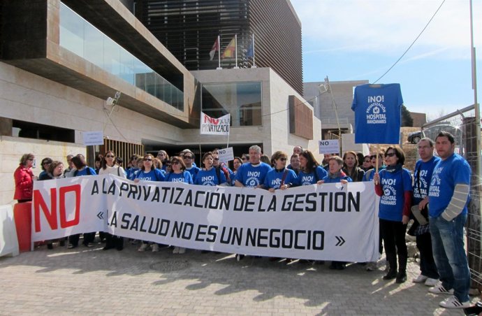 MARCHA CONTRA LA PRIVATIZACIÓN DEL HOSPITAL DE MANZANARES