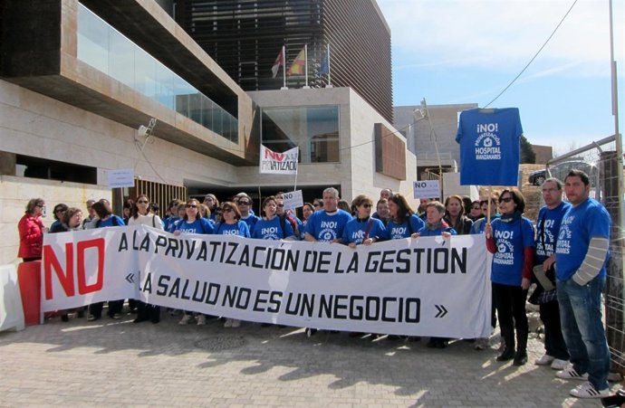 MARCHA CONTRA LA PRIVATIZACIÓN DEL HOSPITAL DE MANZANARES
