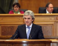 Esteban rechaza practicar el "corporativismo político" y respetará el fallo sobre la Ley de Empleo Público