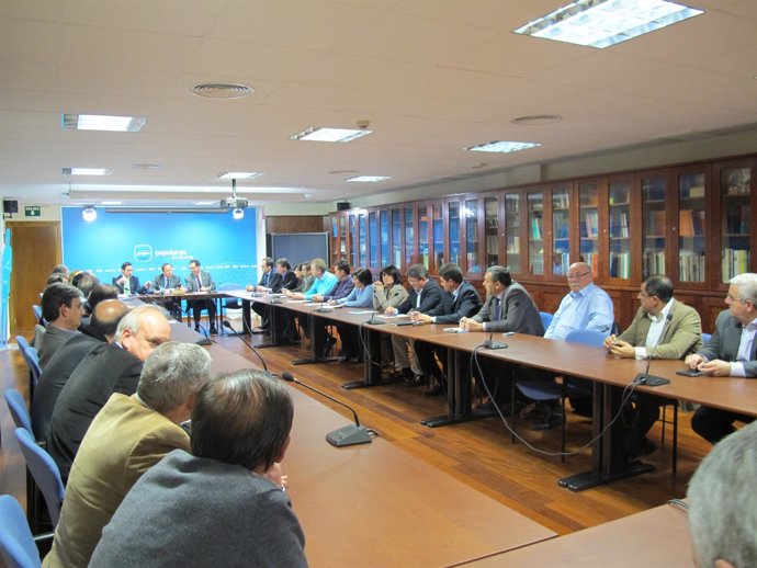 El PP Coordina Iniciativas Del Gobierno De La Nación Con Alcaldes Y Portavoces