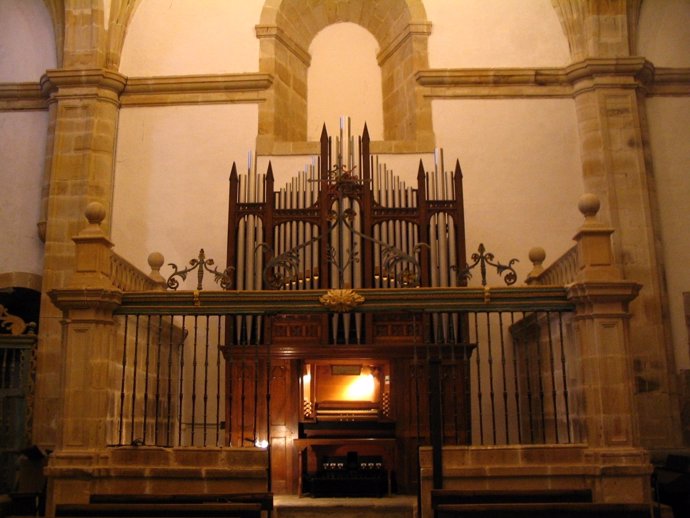 Órgano De La Iglesia De San Julián Y Santa Basilisa De Isla