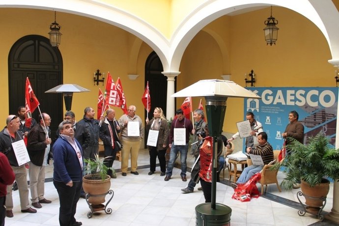 Encierro De Delegados De CCOO Y UGT En La Sede De Gaesco