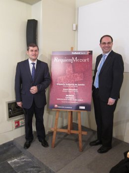 Dir Coral Discantus, Ángel L. Carrillo (Izq)  Y Gerente Funda Cajam, P. Martínez