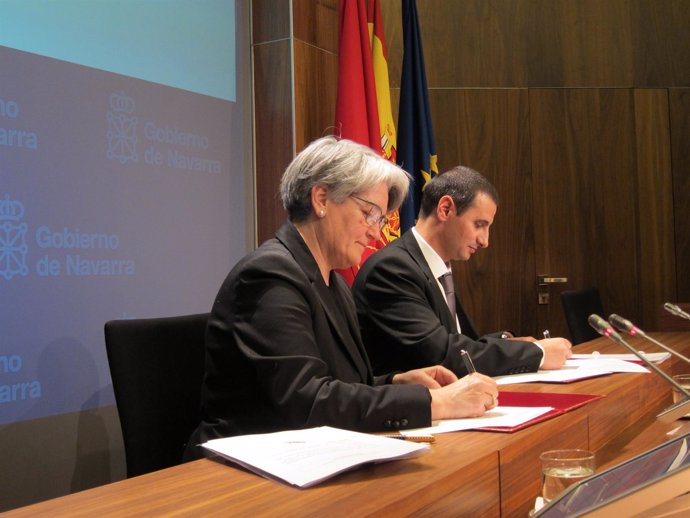 Firma De Un Acuerdo Entre El Gobierno De Navarra Y Caja Laboral.