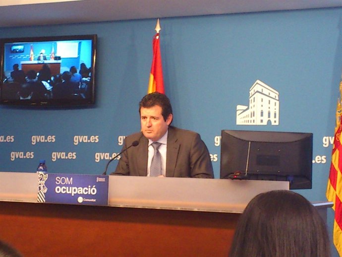 José Císcar Tras El Pleno Del Consell