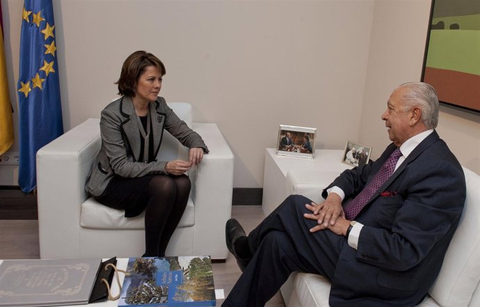 La Presidenta, Con El Embajador De Chile, Sergio Romero Pizarro.