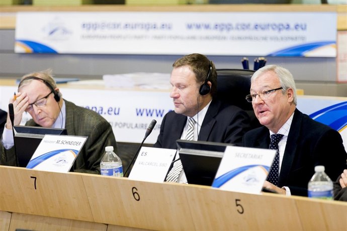 Valcárcel Presenta En Bruselas Las 'Prioridades De La Presidencia Del CDR 2012