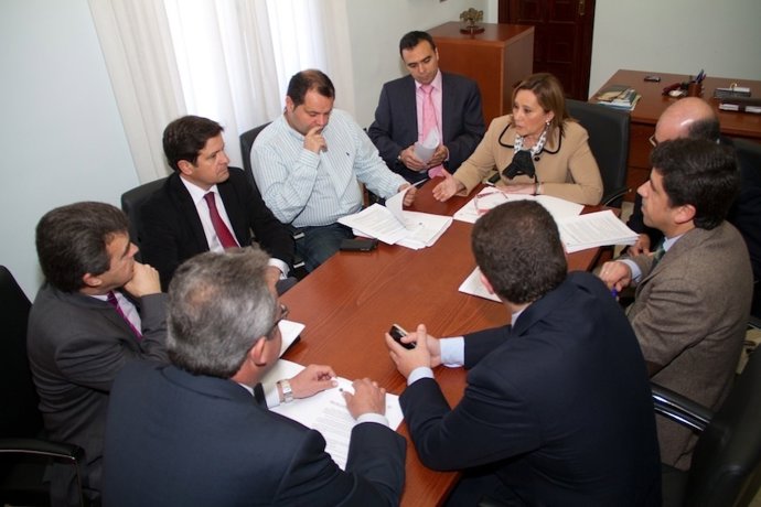 La Presidenta Del Consejo De Administración De Gestión Tributaria, En La Reunión