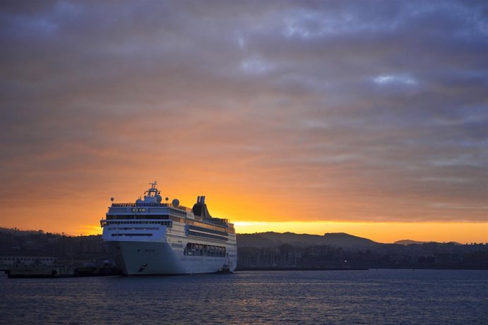 Casi 8 Millones De Cruceristas En España Durante 2011
