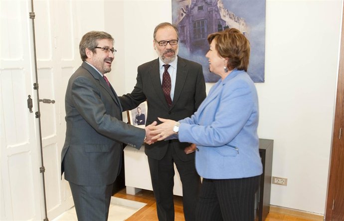 Directores Dfe Repsol Y SKL Con La Alcaldesa Pilar Barreiro