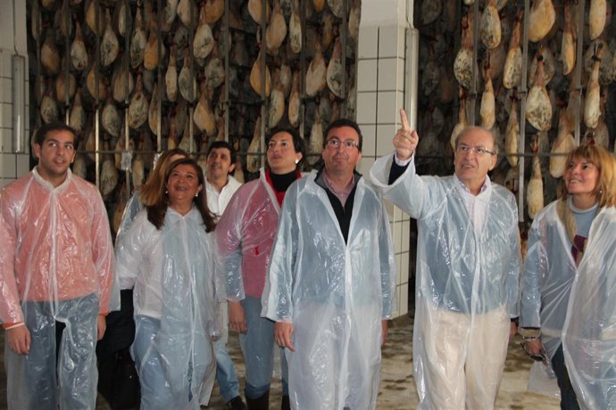 Visita De Dirigentes Del PP A Una Empresa Del Sector Cárnico. 