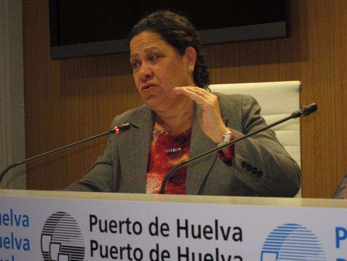 La Presidenta Del Puerto De Huelva, Manuela De Paz.