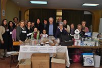 Emilio del Río visita el rastrillo a beneficio de un proyecto de cooperación en Benín