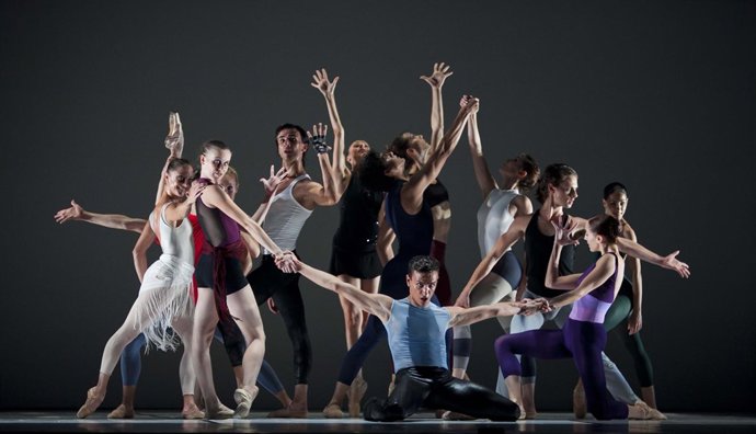 Imagen De La Compañía De Danza