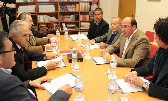 Reunión Entre El Ayuntamiento Y La Cámara De Comercio De Puerto Lumbreras