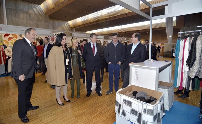Las Autoridades En La Inauguración De La Feria