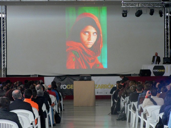 Imagen De 'La Niña Afgana' En Fotogenio 2012