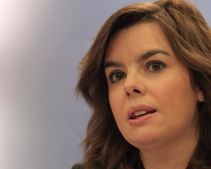 Sáenz de Santamaría: "Respetamos el derecho"