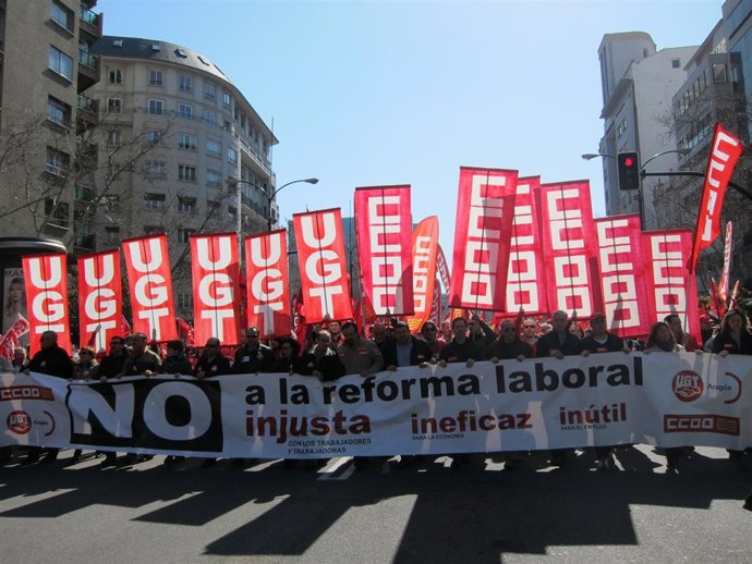 Manifestación En Zaragoza Contra La Reforma Laboral.