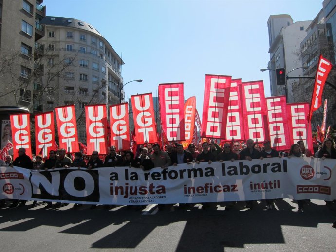 Manifestación En Zaragoza Contra La Reforma Laboral.
