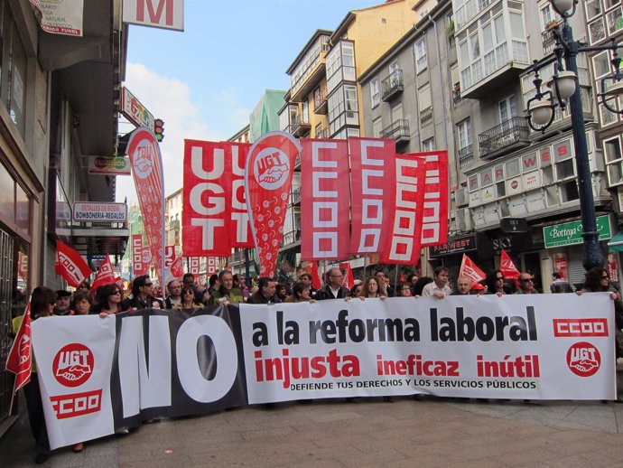 Manifiestación Contra La Reforma Laboral En Santander 