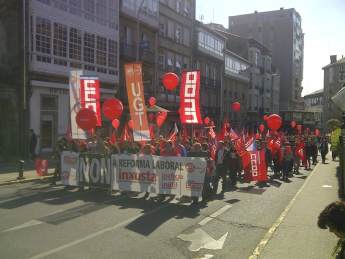 Manifestantes Convocados Por CC.OO Y UGT En Santiago