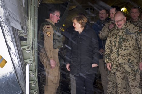 Angela Merkel Hace Una Visita Sorpresa A Las Tropas En Afganistán