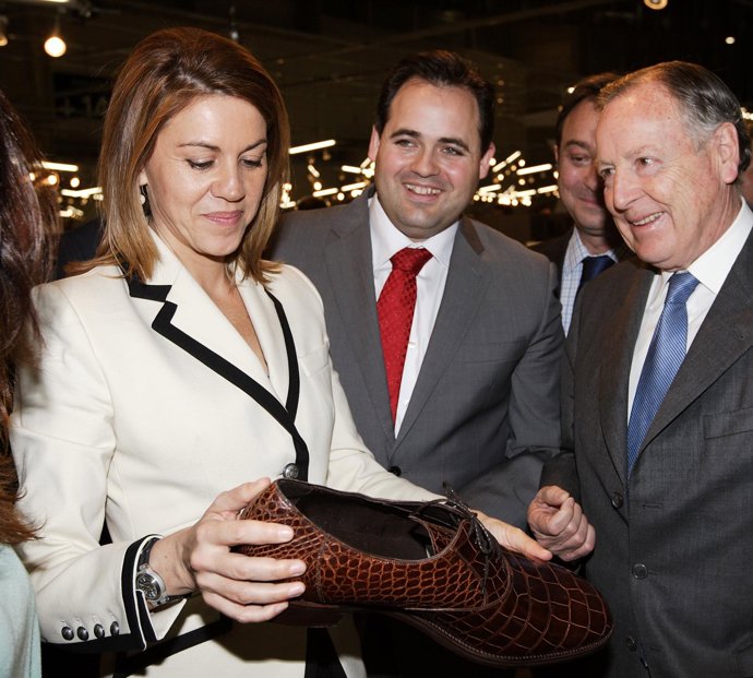 Visita De La Presidenta De Castilla-La Mancha A Mercacalzado