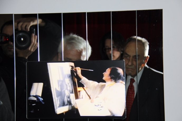 Holograma De Dalí, Con El Conseller F. Mascarell Y El Pte De La F. Gala-Dalí