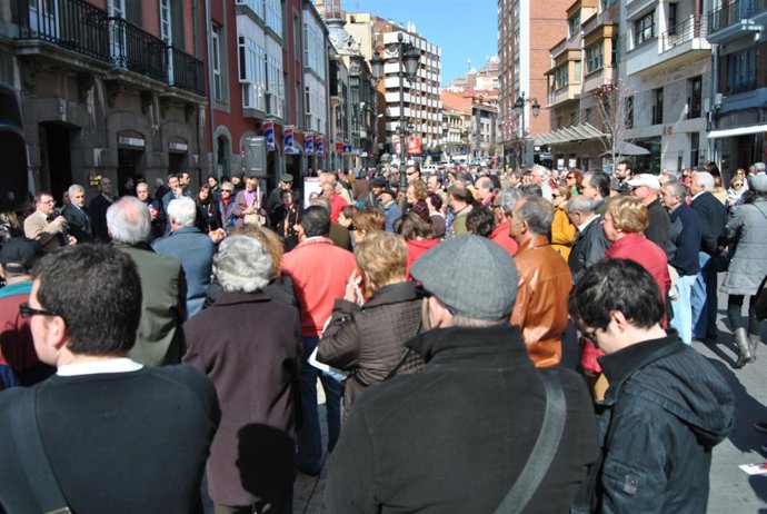 Jesús Iglesias Y Gaspar Llamazares, En Avilés.