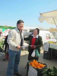 Valderas, Hoy En Un Mercadillo En Bollullos Par Del Condado