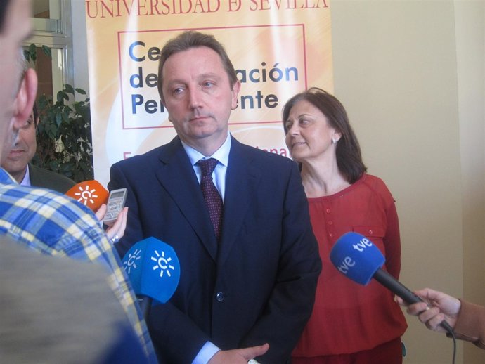 El Consejero De Empleo, Manuel Recio