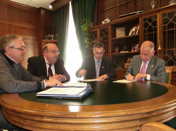 Firma Del Convenio Para El Plan 'Recover'