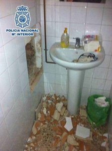 Foto De Un 'Butrón' En Un Supermercado De Villaverde