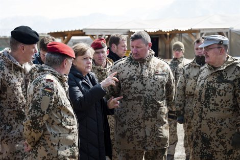La Canciller Alemana Angela Merkel, De Visita En Afganistán