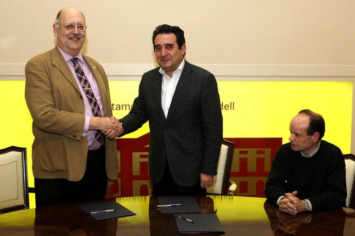 Sabadell Y Cruz Roja Firman Convenvio Para Asesorar En Economía Doméstica