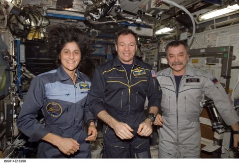 López Alegría (En El Centro) En La ISS