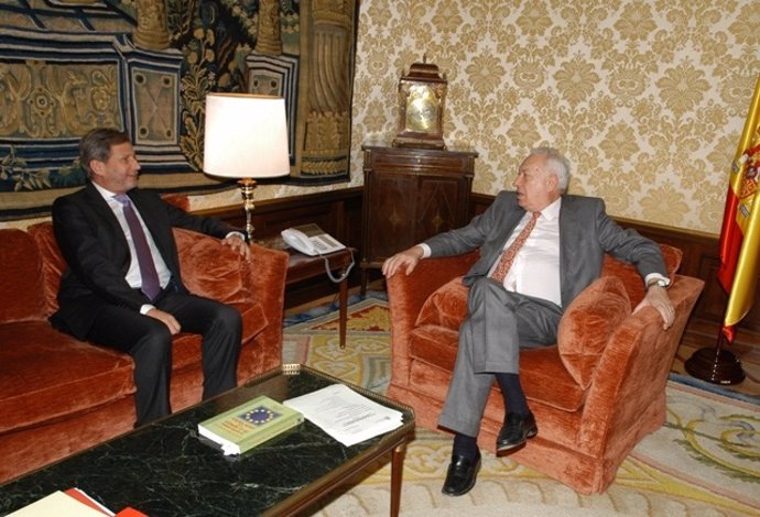 García-Margallo Con El Comisario Europeo De Política Regional, Johannes Hahn. 