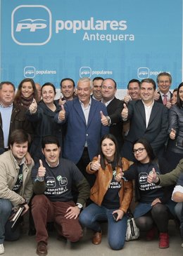 Arenas En La Sede Del PP De Antequera.