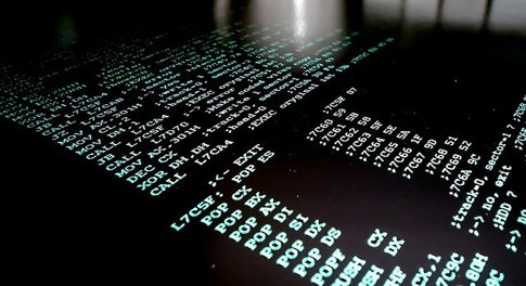 Representación De Un Virus En Un Ordenador