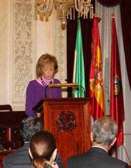 María Teresa Fernández de la Vega en el Ayuntamiento de Cádiz