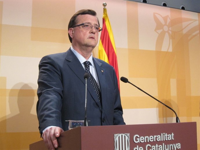 El Conseller F.X.Mena, Tras El Consell Executiu